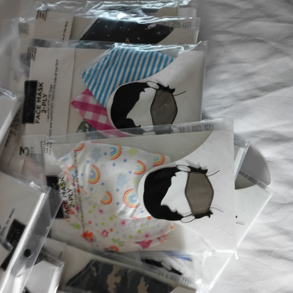 55 assorted packs of 3 Kids Face Masks - Blue, Pink, White, Black Ages 5-8 - Picture 4 of 7